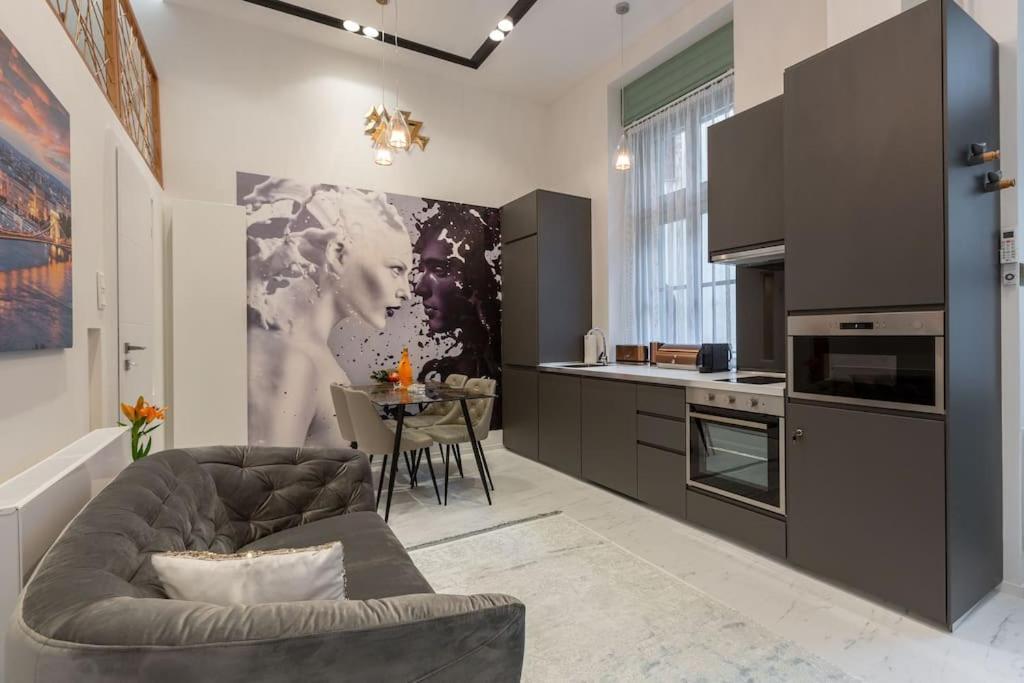 Premium Apartment By Hi5-King Street'S Luxury Boedapest Buitenkant foto