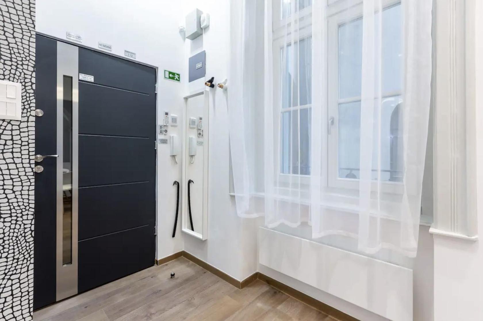 Premium Apartment By Hi5-King Street'S Luxury Boedapest Buitenkant foto